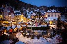 Advent v Mariazell s tradičním během čertů - Rakousko