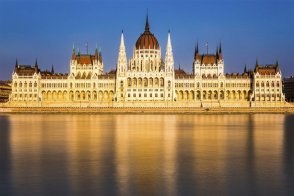 Bratislava - Vídeň - Budapešť - plavba lodí po Dunaji do Vídně - Slovensko