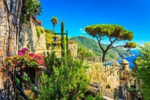 Itálie - Neapolský záliv mezi Vesuvem a ostrovem Capri - Itálie