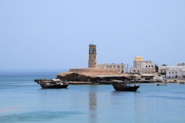 Pláž, tradice, duny a súk s živým dobytkem - Omán