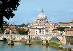 Řím - věčné město. Cerveteri a koupání v Tyrhénském moři