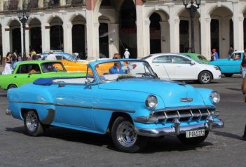 Skutečná Kuba: barevné kabarety, jízda starými amerikami Havanou a bílé pláže… - Kuba