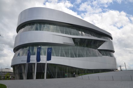 Stuttgart a zážitková muzea techniky (Porsche, Mercedes a Concorde) - Německo