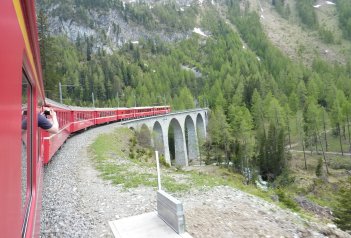 Švýcarské Alpy a horský vláček Bernina Express - Švýcarsko