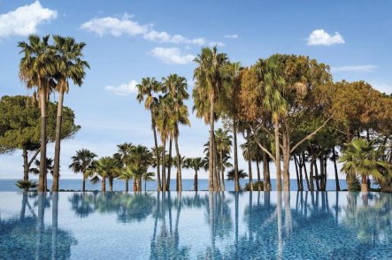 Acanthus and Cennet Barut Collection - Turecko - Side