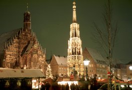 Advent ve středověkých městech Bavorska, zdobené kašny a Norimberk