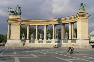 Adventní Budapešť vlakem, památky, vánoční trhy a termální lázně - Maďarsko