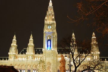ADVENTNÍ VÍDEŇ A PRŮVOD ČERTŮ V BAD VÖSLAU - Rakousko