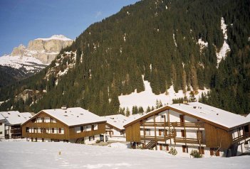 APARTMÁNOVÝ DŮM CASA CANAZEI - Itálie - Val di Fassa - Alba di Canasei