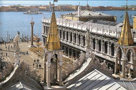 Benátky, ostrovy, slavnost gondol a Bienále architektury s koupáním