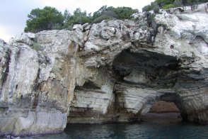 Bílé útesy poloostrova Gargano a památky Apulie - Itálie