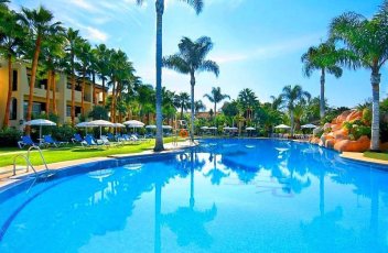 BLUEBAY BANUS