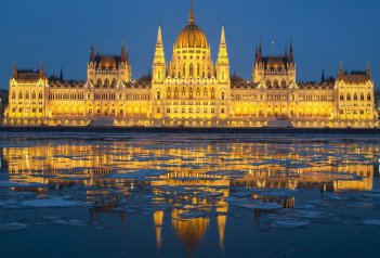 Bratislava a Budapešť advent, vánoční trhy a termály - Maďarsko - Budapešť