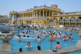 Bratislava, Budapešť, lázně a Velikonoce ve skanzenu Szentendre - Maďarsko