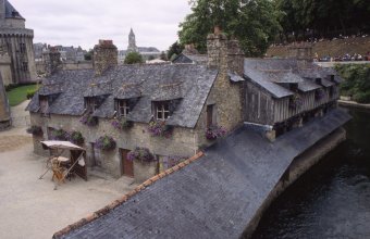 Bretaň, tajemná místa, přírodní parky a megality