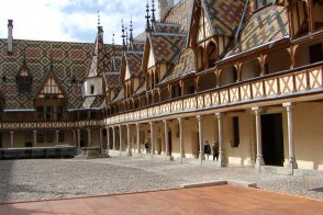 Burgundsko, Champagne, příroda, víno a katedrály - Francie
