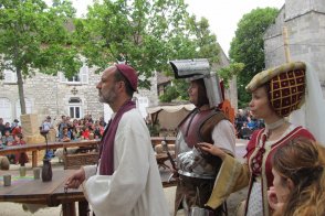 Champagne, UNESCO, víno, katedrály a slavnost Médievales - Francie