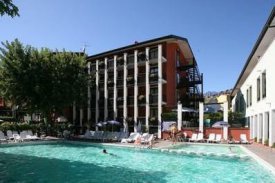 Recenze Club Hotel Residence La Vela