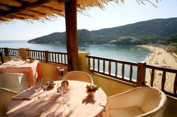 Club Hotel - Itálie - Sardinie - Baia Sardinia