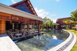 CRYSTALS BEACH RESORT - Mauritius - Belle Mare