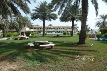    FLAMINGO BEACH RESORT   