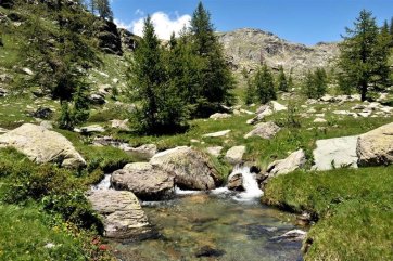 Francouzské Alpy - trek s ubytováním na chatách - Francie