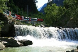 Glacier Express a přírodní krásy Švýcarska
