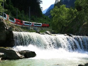 Glacier Express a přírodní krásy Švýcarska