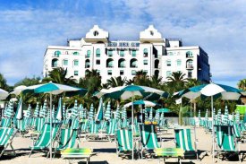 Recenze Grand Hotel Excelsior
