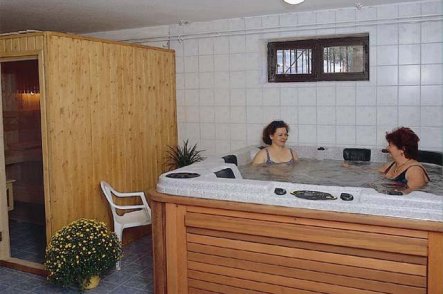 HAJNAL - Maďarsko - Mezökövesd