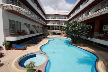 Hotel First House