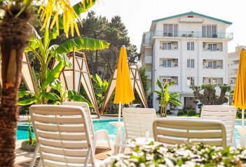 Hotel Garden Palace - Albánie - Golem
