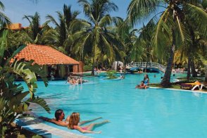 Hotel Plaza, hotel Breezes Bahamas a hotel Sol Sirenas Coral - Bahamy - Nassau