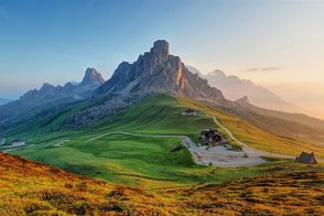 Itálie - turistika v italských Dolomitech - pobyt u jezera Misurina - Itálie