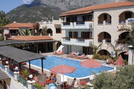 Recenze Hotel Kampos Village Resort