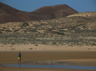 Kanárské ostrovy – Lanzarote Surf & Hike