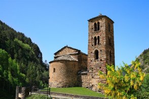 Katalánsko a Andorra - starobylá Girona a Pyreneje - Španělsko