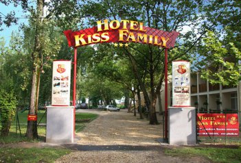 KISS FAMILY - Maďarsko - Balaton - Balatonföldvár