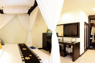 Legian Beach Hotel - Bali - Kuta Beach