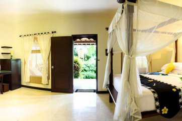 Legian Beach Hotel - Bali - Kuta Beach