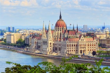 Maďarsko -  Budapešť, královna Dunaje