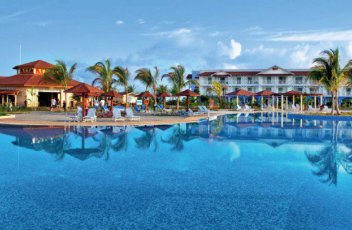 Memories Flamenco Beach