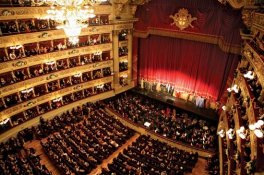 Milano letecky a opera v divadle La Scala a Leonardo da Vinci - Itálie - Miláno