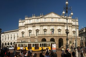 Milano letecky a opera v divadle La Scala a Leonardo da Vinci - Itálie - Miláno
