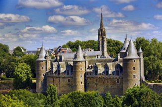 Normandie a Bretaň - středověká městečka, hrad Josselin, Chantilly - Francie