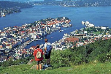 Norské panorama hor, fjordů, vodopádů, ledovců a moře