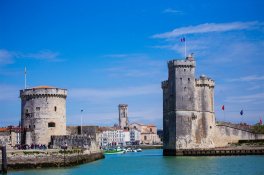 OD LA ROCHELLE AŽ K BORDEAUX, ZA VÍNEM A POZNÁNÍM - Francie