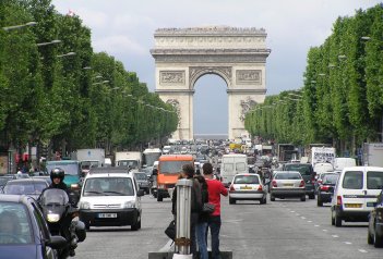 Paříž, perla na Seině letecky, Versailles a výlet do Remeše rychlovlakem TGV