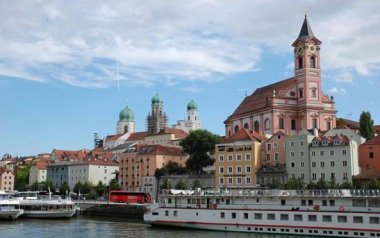 Pasov s plavbou po Dunaji
