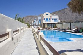 Recenze Perissa Bay